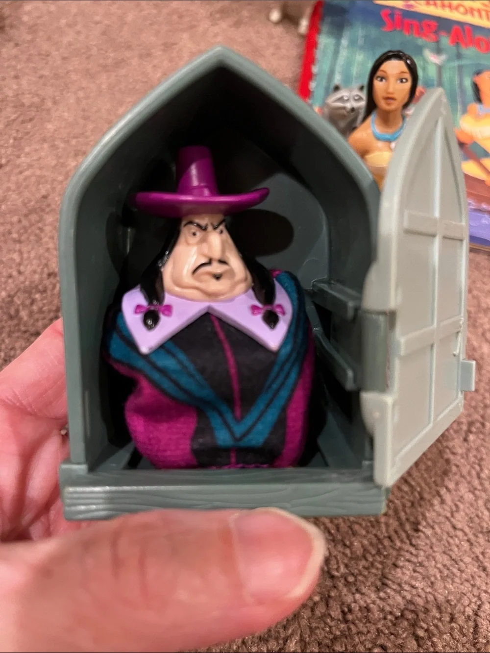 Disney Pocahontas Sing-Along Set - with characters